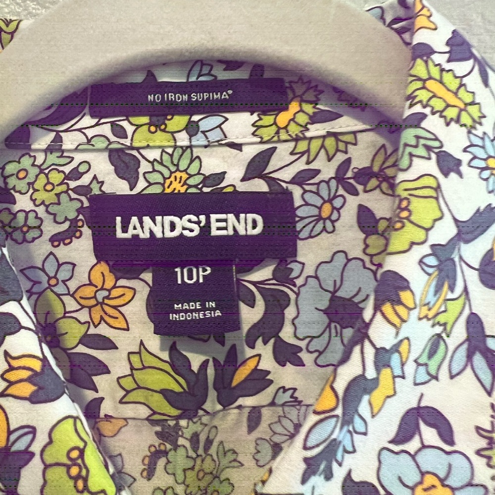 Lands' End Floral Shirt - Multicolor
Pre-owned in excellent conditions - Picture 4 of 4